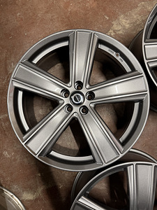 20" Volvo (Dezent) 5x108 (3 foto / 8)