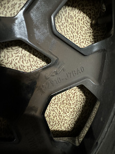 17" Kia originaalveljed 5x114,3 (2tk) (2 foto / 3)