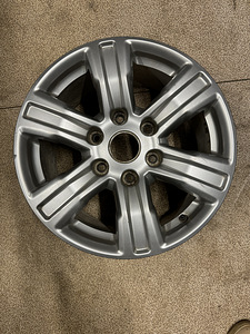 17" Ford Ranger originaalvelg 6x139,7 (1tk) (1 foto / 4)