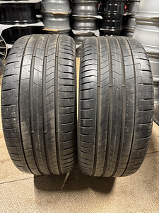 255/40/19 летние шины Pirelli 2 шт. DOT2023