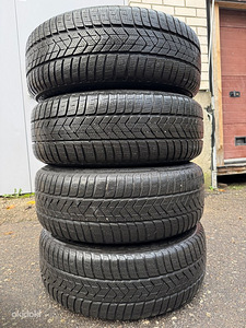 225/55/18 Pirelli lamellrehvid dot2022 5-6,5mm (1 foto / 3)