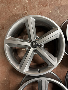 18" оригинальные диски Audi 5x112 (2 фото из 8)