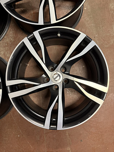 19" диски Volvo 5x108 (производитель MAK) + датчики давления (1 фото из 7)