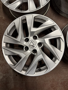 17" оригинальные диски Honda 5x114,3 (3 фото из 8)