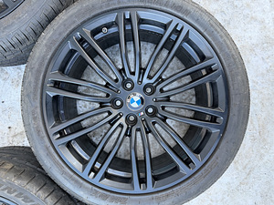 19" оригинальные диски BMW стиль 664M 5x112 + летние шины 7мм (1 фото из 10)