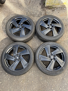 19" оригинальные диски Hyundai 5x114,3 + новые м+s Good Year (2 фото из 9)