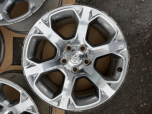 20" оригинальные диски Dodge RAM 5x139,7 + датчики (4 фото из 9)