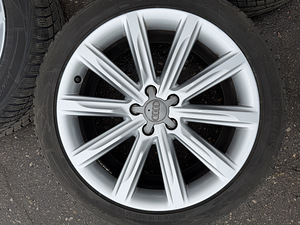 19" оригинальные диски Audi 5x112 + 235/45/19 m+s 6-7мм (6 фото из 9)