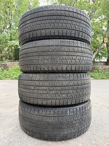 245/45/19 шины Bridgestone m+s (1 фото из 7)