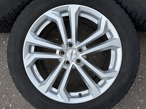 19" Dezent veljed 5x108 + 235/55/19 m+s Good Year (1 foto / 7)