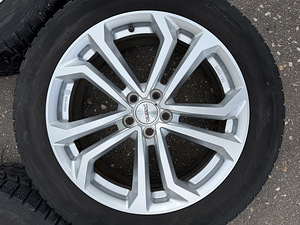 19" Dezent veljed 5x108 + 235/55/19 m+s Good Year (4 foto / 7)
