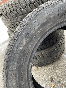 Naastrehv Continental ContiWinterViking 2 215/55 R16 4TK (2 foto / 5)