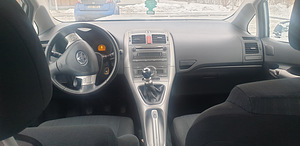 Toyota Auris 2.0 D-4D 93kw 2009a (8 foto / 9)