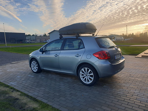 Toyota Auris 2.0 d-4d 2009 (4 foto / 8)