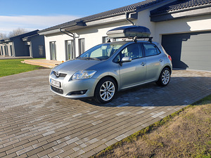 Toyota Auris 2.0 d-4d 2009 (6 foto / 8)