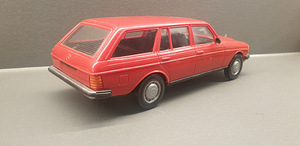 Norma Mercedes benz 300 1:18 (2 foto / 4)