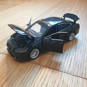 Lexus es300h 1/32 mudel (4 foto / 4)