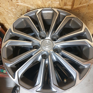 Toyota 5x114,3 16" valuveljed keskava 60 (7 foto / 8)