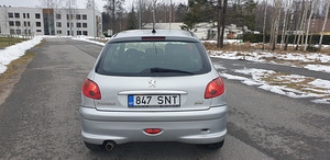 Peugeot 206 quicksilver 1.6 80kw bensiin (3 foto / 14)