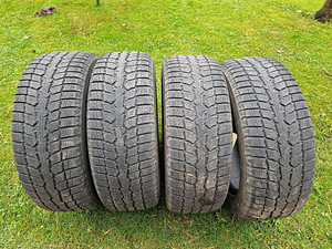 225/60 R18 talverehvid Toyo Observe GSi100H (1 foto / 3)