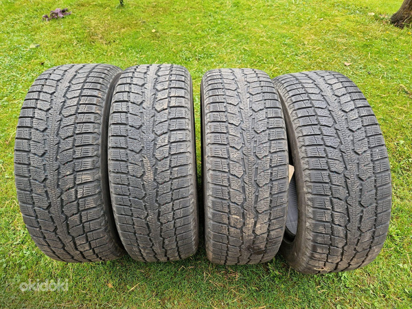 225/60 R18 зимние шины Toyo Observe GSi100H