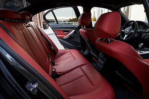 BMW 335 XDrive LCI M-pakett 3.5 R6 230kW (12 foto / 15)