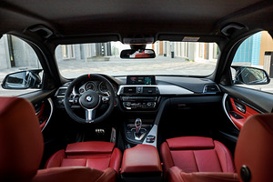 BMW 335 XDrive LCI M-pakett 3.5 R6 230kW (13 foto / 15)