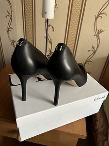 Guess 40 (2 фото из 3)