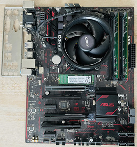 AMD Ryzen 5 2400G + X370 + 8GB DDR4 + 128GB SSD (1 foto / 2)