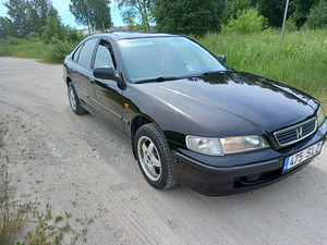 Honda Accord (2 foto / 10)