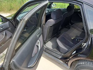 Honda Accord (8 foto / 10)