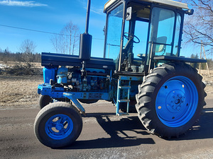 Traktor T-28 (2 foto / 6)