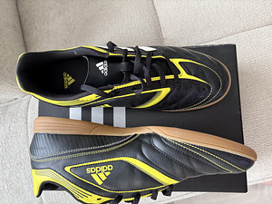Uued Adidas jalgpallisaapad (2 foto / 3)