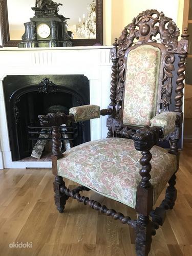 Старинное тронное кресло (фото #1)