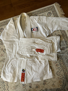 Karate WKF kimono 170cm ja kaitsmed, kasutatud (1 foto / 2)