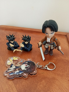 Anime kuju Levi + fotol olevad asjad (1 foto / 1)