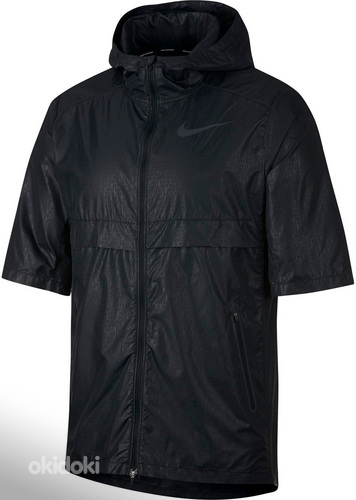 Беговая куртка Nike M (фото #1)