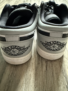 Air Jordan 44 (2 foto / 2)