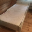Деревянная кровать с матрацем и ящиком для белья (фото #1)