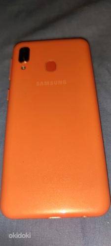 Продам Samsung a20eв кораллового цвета (фото #2)