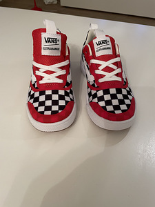 Vans обувь / кроссовки для детей (1 фото из 3)