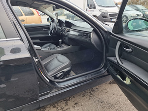 BMW e90 330xd 2007 (7 foto / 14)