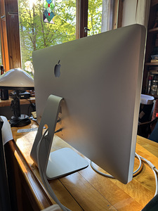 Apple monitor (2 foto / 3)
