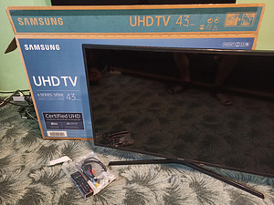 Samsung 43 4K TV, UE43KU6072U (2 foto / 5)