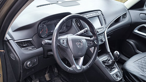 Opel Zafira (2 foto / 8)