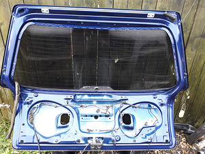 Audi A6 pagasniku uks (2 foto / 3)