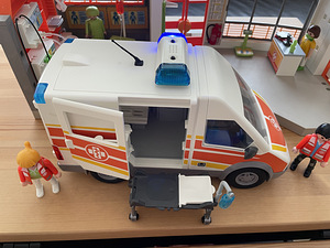 Lego playmobil City Life Hospital (4 foto / 9)