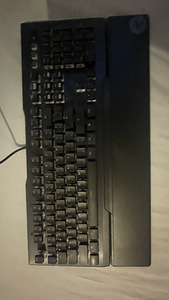 Roccat Vulcan 121 AIMO Linear mänguklaviatuur (1 foto / 3)