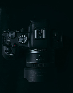 ПРОДАЕТСЯ в идеальном состоянии корпус CANON R6 (4 фото из 5)