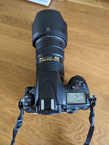 Nikon D800 kaamera kere koos mälukaartide ja kotiga (4 foto / 8)